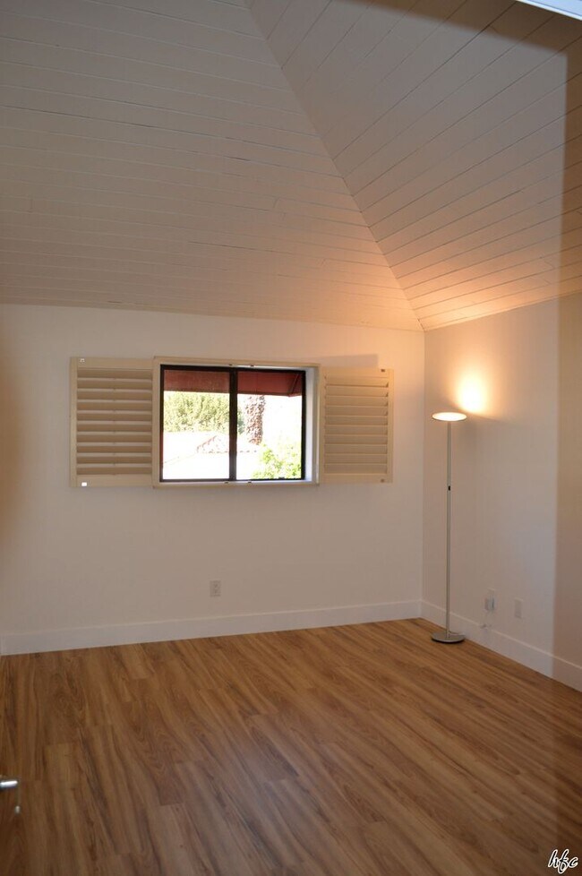 Building Photo - Canyon Granada,Unfurnished,Long Term