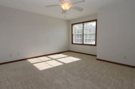 Building Photo - 3 Bedroom Condo Overlooking Pond!