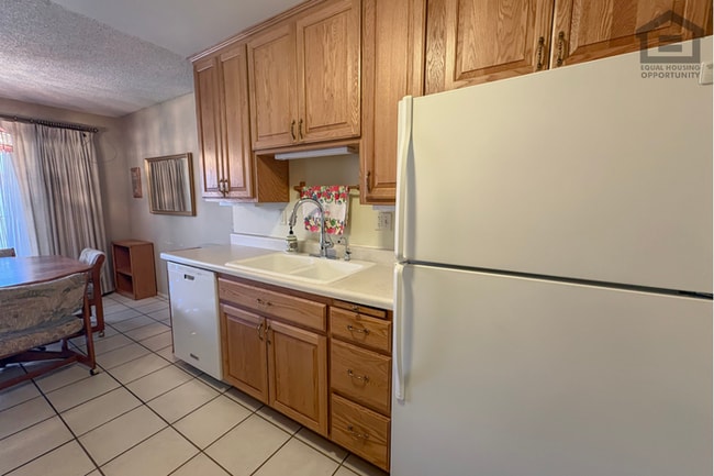Building Photo - 2Bed/2Bath Condo at Thomas Rd/56th St! Ready for Immediate Move-In!