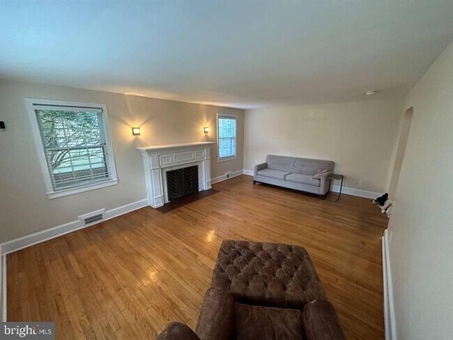 Living Room - 4822 16th St N