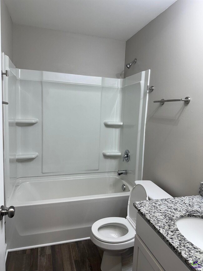 Building Photo - 186 Price Ml Trl