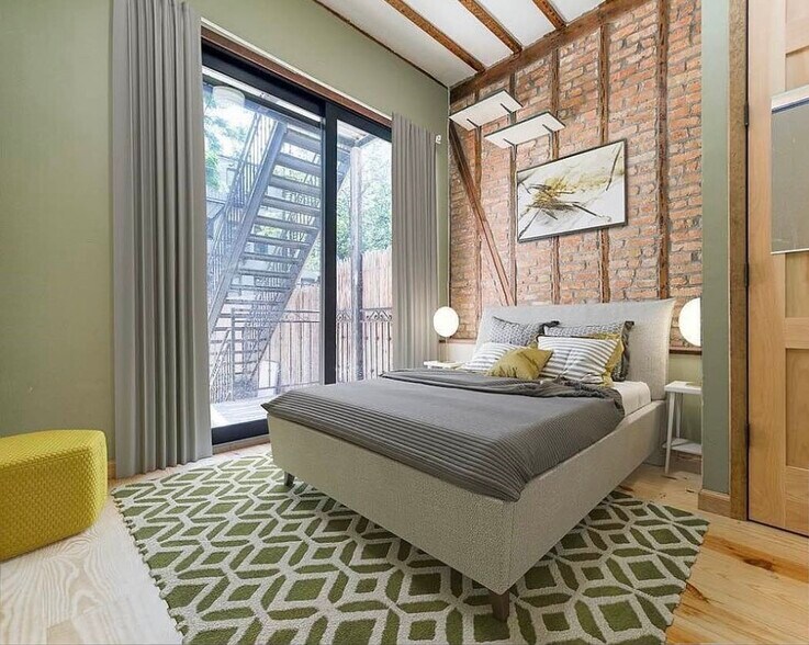 Building Photo - 208 Starr St