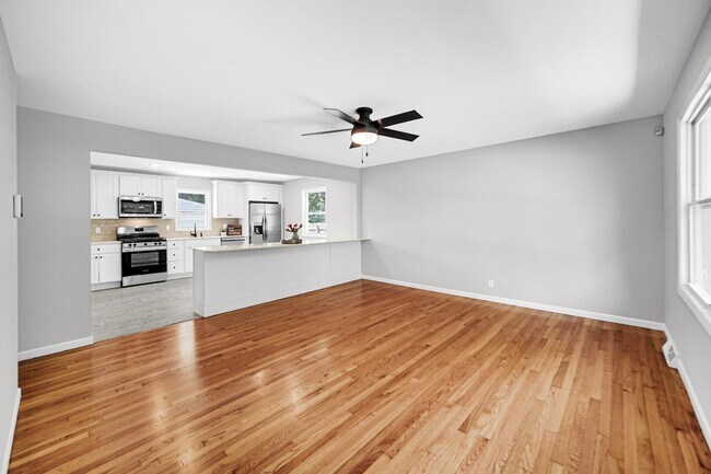 Building Photo - 3413 W 77th Ave