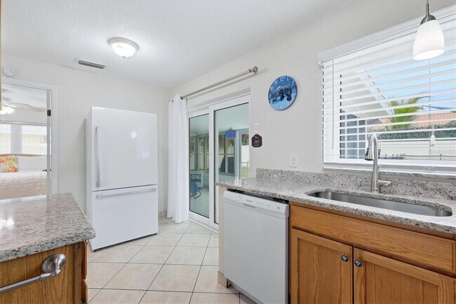 Building Photo - 6309 Flamingo Dr