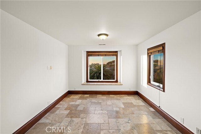Building Photo - 3811 Vista Blanca