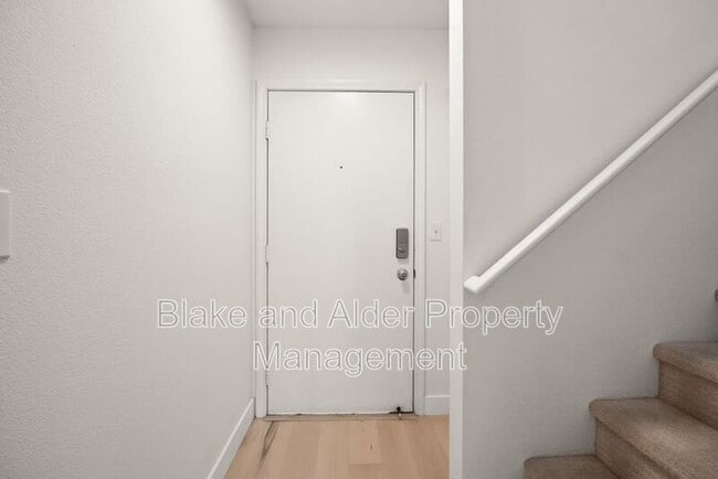 Building Photo - 4000 Carman Dr