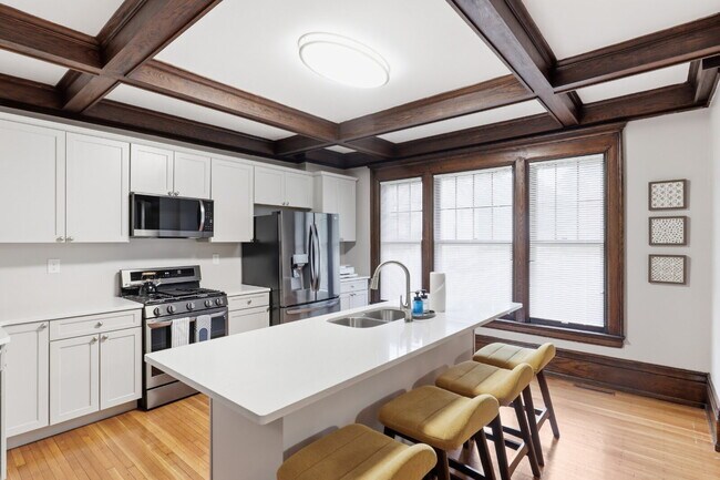 Building Photo - Furnished 10-Bedroom Single-Family Home in Buffalo