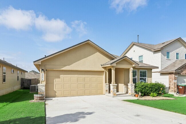Building Photo - "Charming 4-Bedroom Oasis with custom fini...