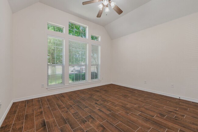 Building Photo - 3 Bed/ 2 Bath Home in Edelweiss Gartens Available for August Move In!