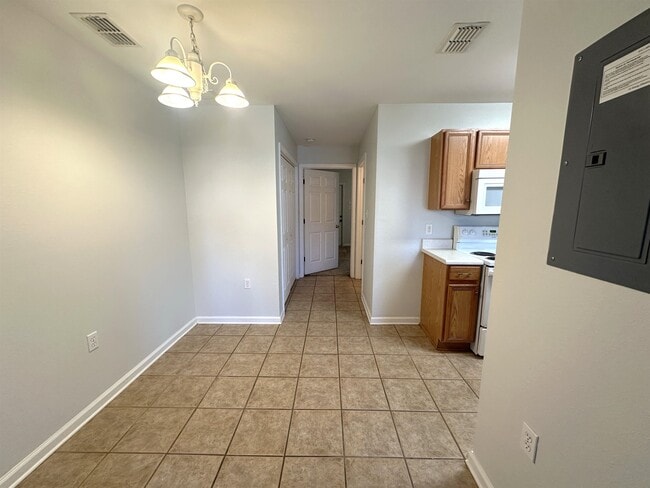 Building Photo - 2738 W Tharpe St