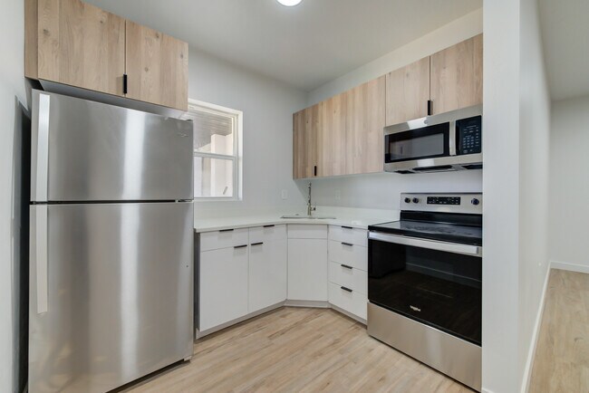 Primary Photo - 404 E 5600 S