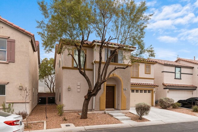 Building Photo - GORGEOUS 3 BEDROOM & LOFT HOME!