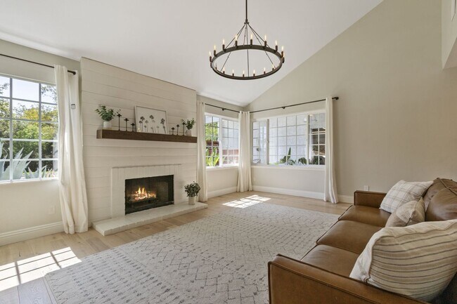 Building Photo - 6146 Shadycreek Dr