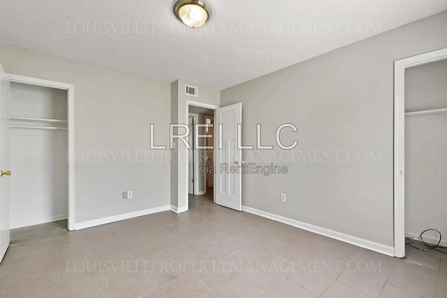 Building Photo - 8300 Candleglow Ln
