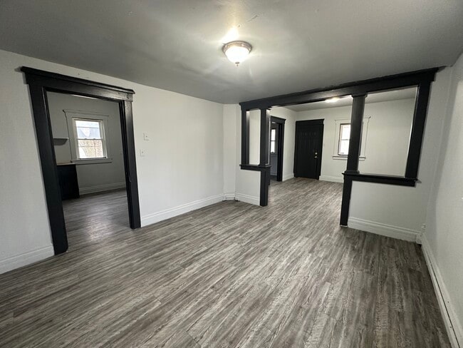 Building Photo - 1206 Martin St