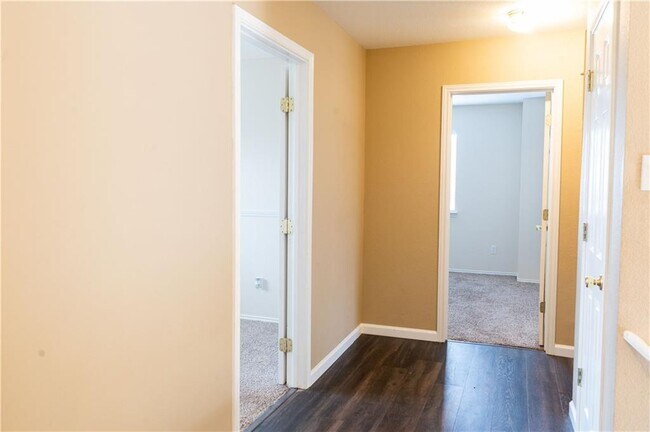 Building Photo - 1608 Diana Dr