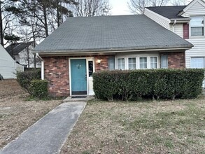 Building Photo - 417 Patrick Henry Ct