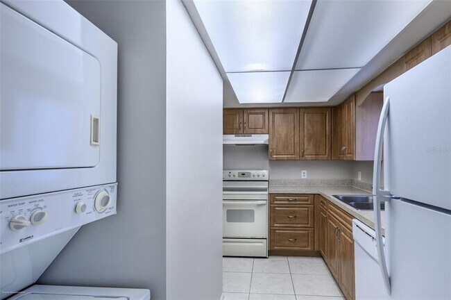 Building Photo - 1204 Spanish Cay Ln