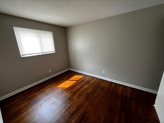 Building Photo - 4689 Hilton Ave