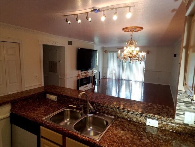 Building Photo - 14013 Fairway Island Dr
