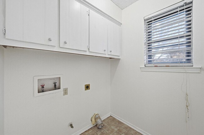 Building Photo - Charming 3-bedroom, 2-bathroom home in Glenn Heights, TX