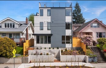 Building Photo - 4320B Wallingford Ave N