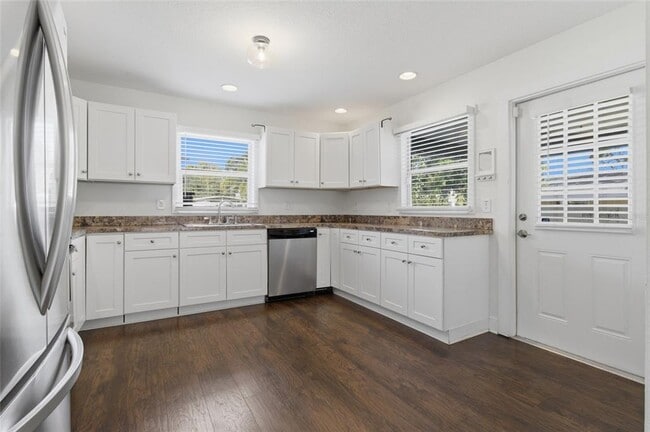 Building Photo - 469 38th Ave N