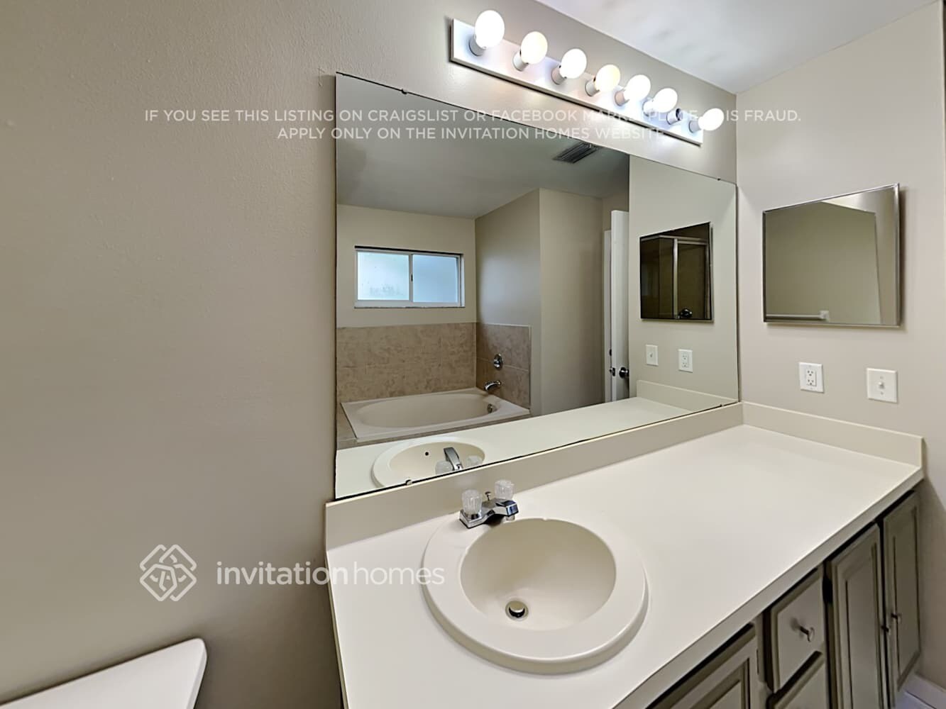 Building Photo - 1904 Paddock Dr