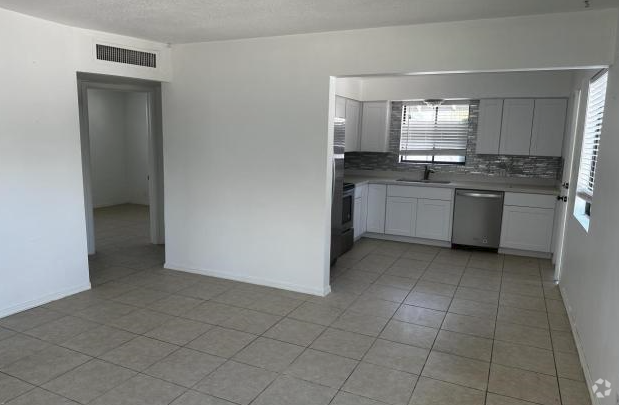 Building Photo - 242 E Corte Rancho Encanto