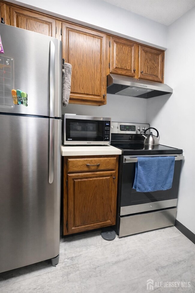 Building Photo - 4910 Ravens Crest Dr