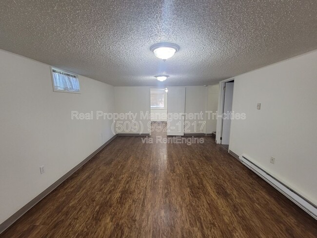 Building Photo - 1418 Mahan Ave