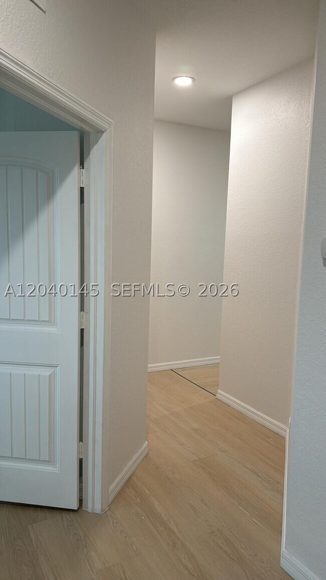 Building Photo - 3526 NW 29th Ct