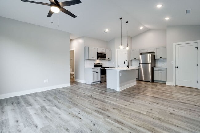 Building Photo - Anna Duplex- 3 Bedroom!