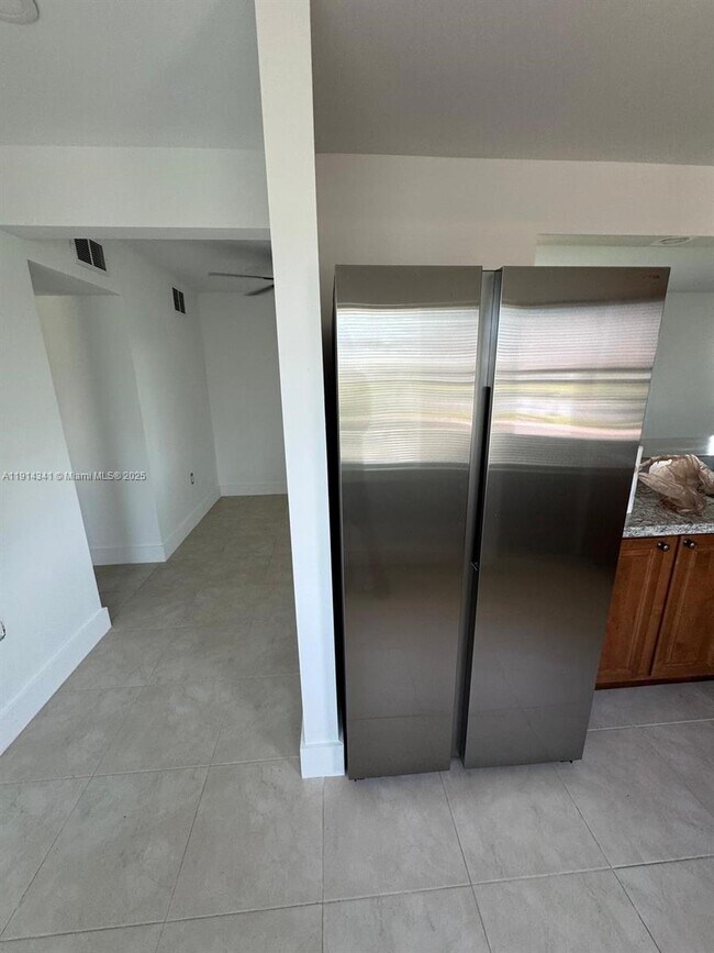 Building Photo - 235 Mentel Terrace