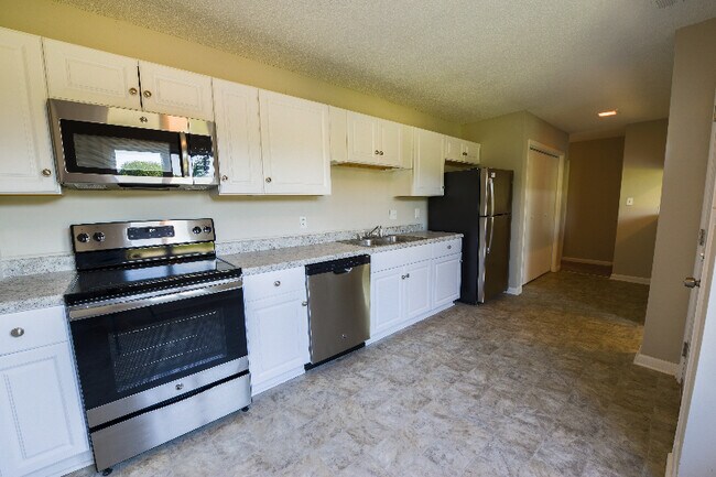 Building Photo - 7117 Tollhouse Dr