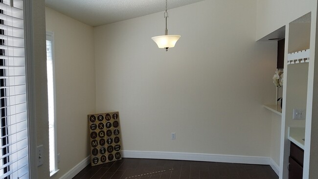 Building Photo - Amazing Remodeled Lake View Condo x Rent @...