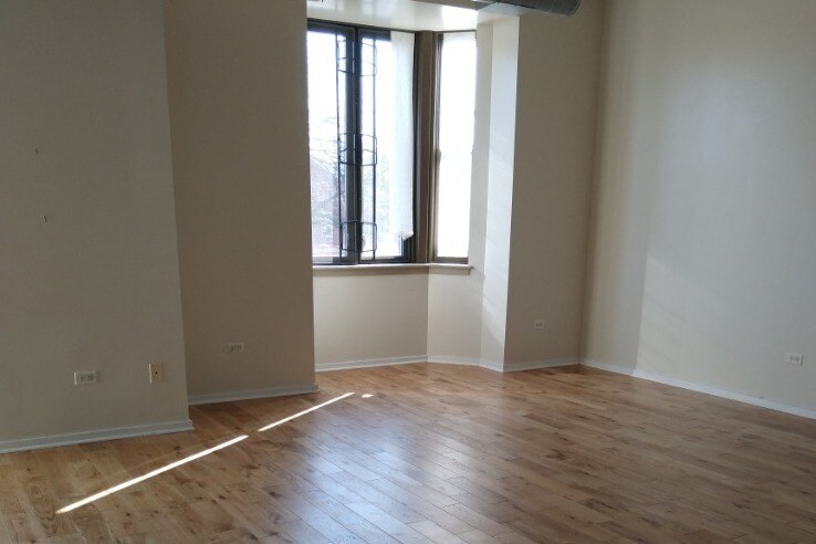 Building Photo - 5200 S Ellis Ave
