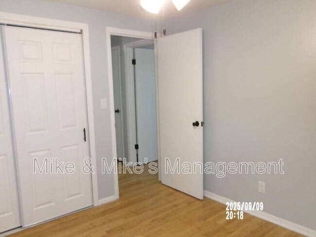 Building Photo - 6400 N 73rd St