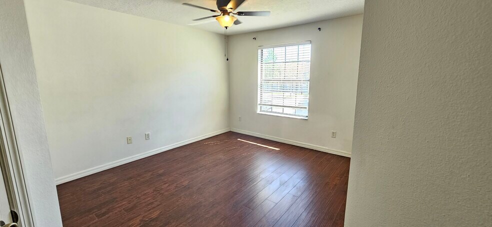 Building Photo - 6007 Scotchwood Gln
