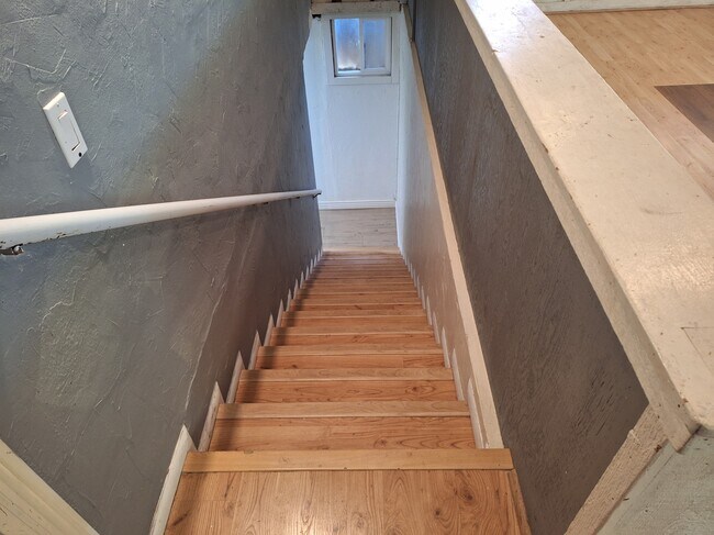 Building Photo - 2437 N Curtis Rd