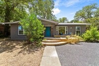 Building Photo - CONTEMPORARY HOME IN ALAMO HEIGHTS