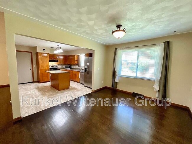 Building Photo - 2249 Wendy Way Dr