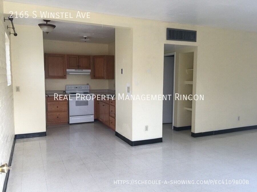 Building Photo - 2165 S Winstel Ave