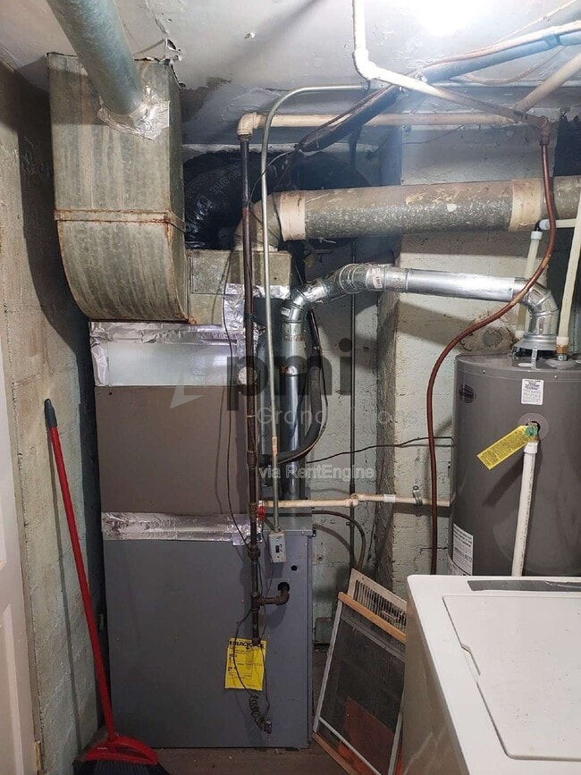 Building Photo - 328 E Kellar Ln