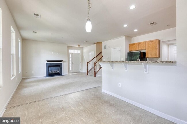 Building Photo - Welcome to Observation Drive! This lovely ...