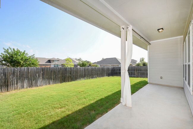 Building Photo - Move-In Special! Enjoy 2 Weeks Free Rent o...