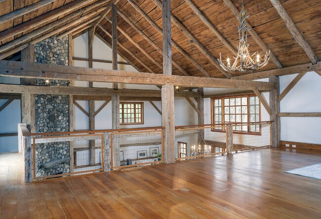 Building Photo - Orcas Landing Custom Built Luxury Home