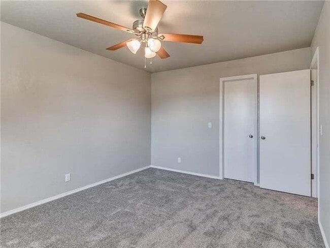 Building Photo - Spacious 4 Bedroom Home - Edmond Schools -...