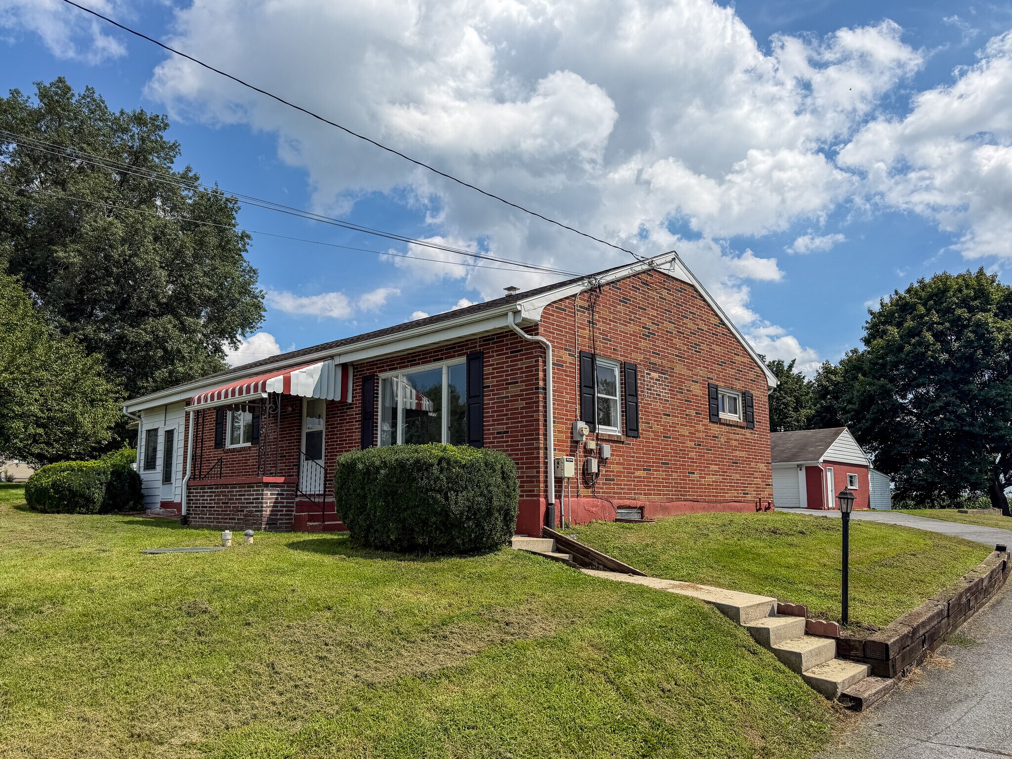 Building Photo - 3928 Oregon Pike