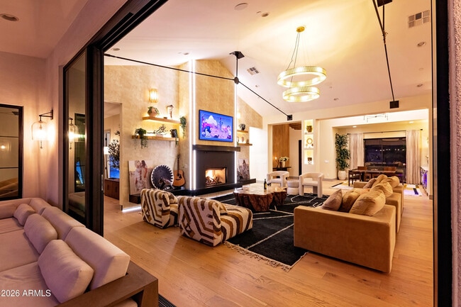 Building Photo - 2912 E Pierson St